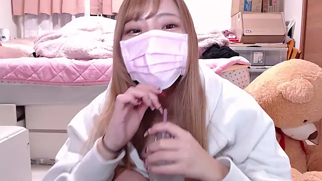 Snapshot of _chanMOMO_ chatting on 01/03/25, 07:38  chanMOMO  online show from 01/03/25, 07:38