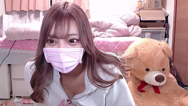 Snapshot of _chanMOMO_ chatting on 12/18/24, 10:51  chanMOMO  online show from 12/18/24, 10:51