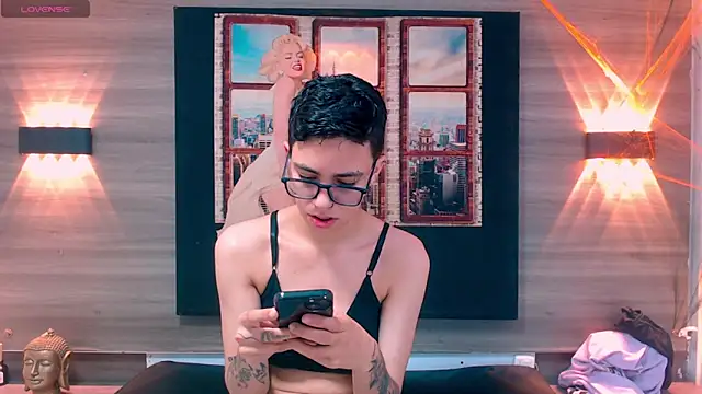 Snapshot of Cutie_Shy_ chatting on 10/18/25, 12:07 Cutie Shy online show from 10/18/25, 12:07