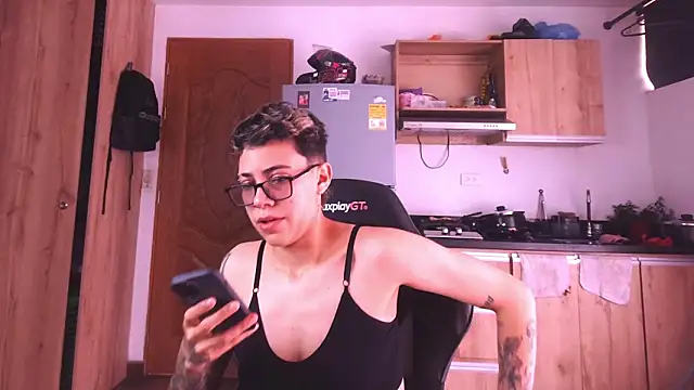 Cutie Shy  online show from 03/10/26, 02:32