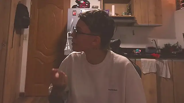 Cutie Shy  online show from 03/08/26, 12:05