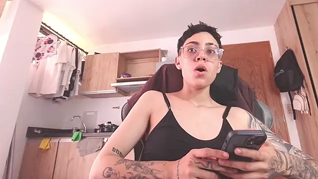 Cutie Shy  online show from 04/07/26, 05:37