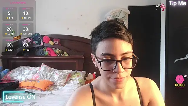 Snapshot of Cutie_Shy_ chatting on 09/26/25, 07:21 Cutie Shy online show from 09/26/25, 07:21