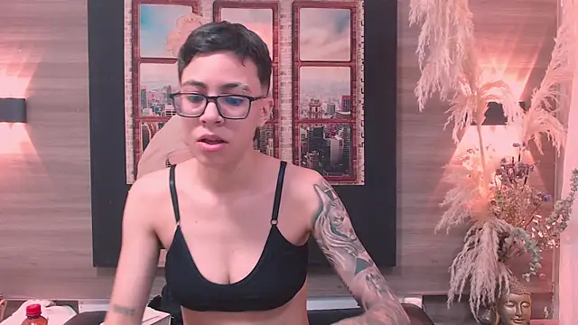 Cutie Shy  online show from 12/19/25, 01:57