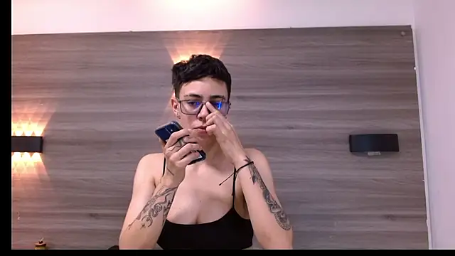 Snapshot of Cutie_Shy_ chatting on 03/17/25, 07:37 Cutie Shy online show from 03/17/25, 07:37