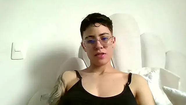 Snapshot of Cutie_Shy_ chatting on 07/09/26, 01:32 Cutie Shy online show from 07/09/26, 01:32