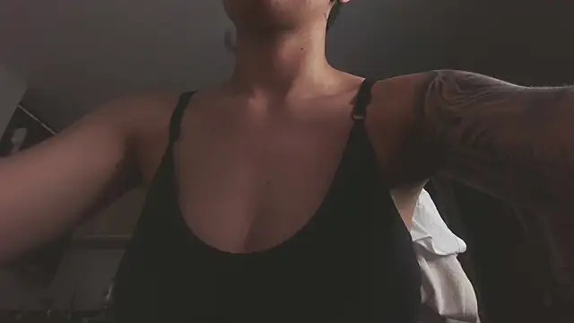 Cutie Shy  online show from 04/04/26, 11:28