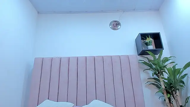 camila  herrera online show from 03/11/25, 09:24