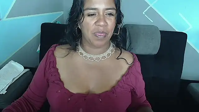 saggil23 online show from 10/27/25, 05:25