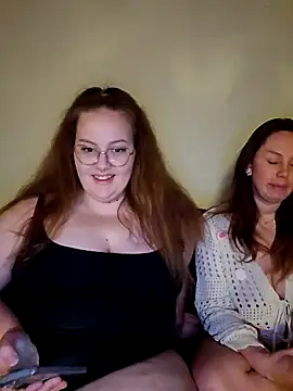 Snapshot of _Julie_x chatting on 01/24/25, 05:53 Julie x online show from 01/24/25, 05:53