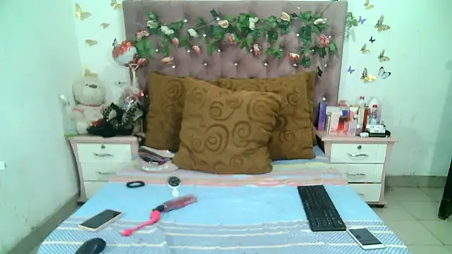 ValeriaTsx online show from 11/09/25, 12:36