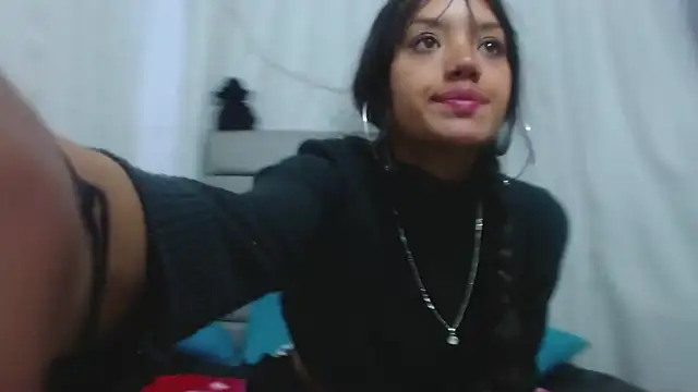 Snapshot of camilawilliams707rs chatting on 10/15/25, 01:48 camilawilliams707rs online show from 10/15/25, 01:48