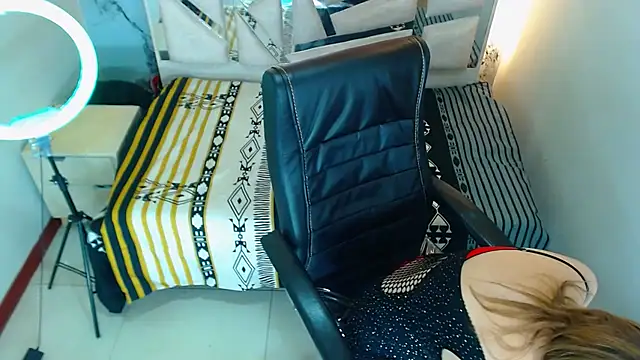 Salome Milf202 online show from 11/06/25, 03:32