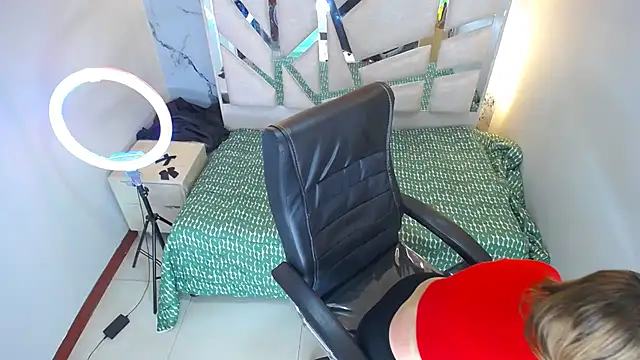 Salome Milf202 online show from 03/13/26, 12:15