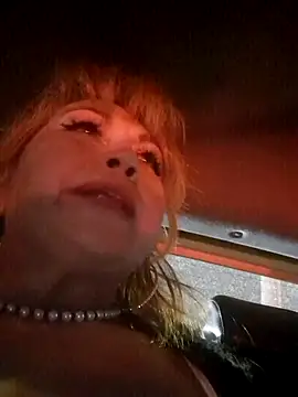Snapshot of Kazsandraa chatting on 05/15/26, 03:04 Kazsandraa online show from 05/15/26, 03:04