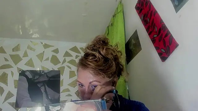 Kazsandraa online show from 11/09/25, 10:14