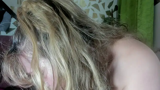 Kazsandraa online show from 12/14/25, 12:39