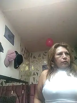 Snapshot of Kazsandraa chatting on 02/21/26, 03:30 Kazsandraa online show from 02/21/26, 03:30