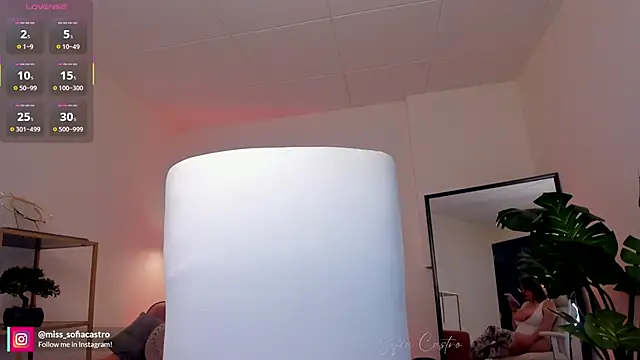 Snapshot of miss_sofiaa chatting on 02/13/26, 12:49 miss sofiaa online show from 02/13/26, 12:49