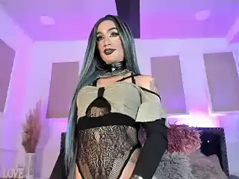 queen satin online show from 12/28/24, 12:13