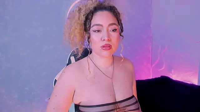 Snapshot of Kateryn_ chatting on 10/15/25, 07:55 Kateryn online show from 10/15/25, 07:55
