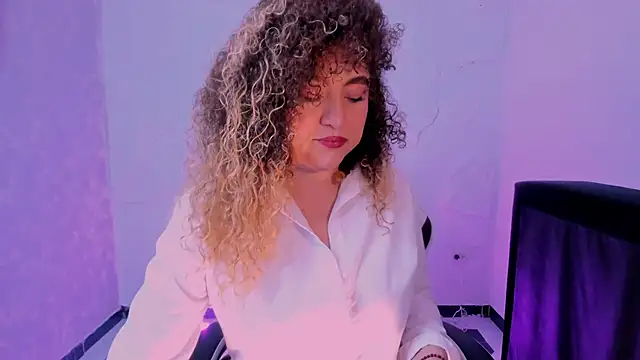 Kateryn  online show from 11/21/25, 05:23