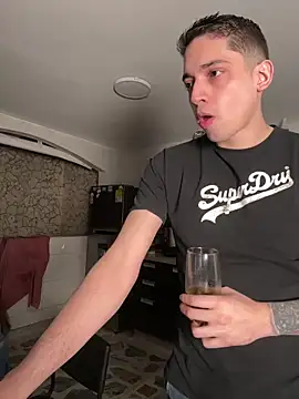 Snapshot of samantha_kevin chatting on 12/19/25, 03:32 samantha kevin online show from 12/19/25, 03:32