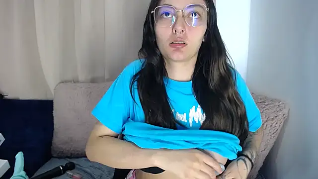 lessliee22  online show from 03/29/26, 07:10