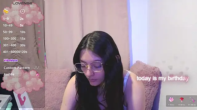 lessliee22  online show from 05/13/26, 06:20