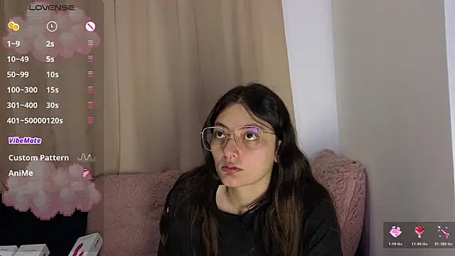 lessliee22  online show from 04/23/26, 07:37