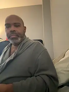 ChiRaqb8 online show from 11/19/25, 02:39