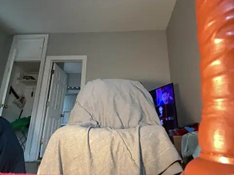 ChiRaqb8 online show from 12/20/25, 09:17