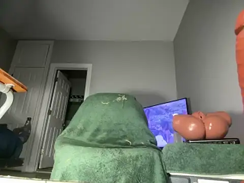 ChiRaqb8 online show from 03/31/26, 08:05