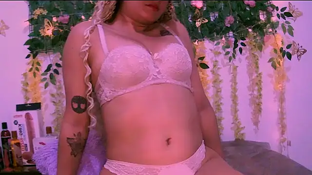 Crysrus online show from 12/18/25, 01:11