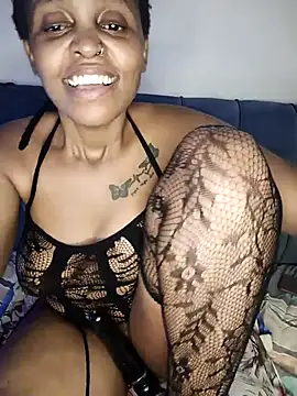 Snapshot of Sexy_Shanty chatting on 10/12/25, 01:51 Sexy Shanty online show from 10/12/25, 01:51