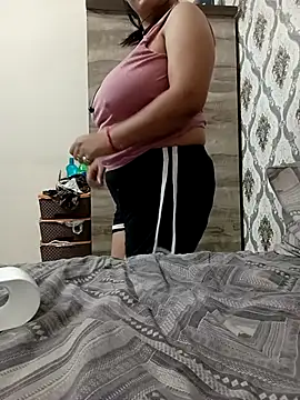 HEENA 022 online show from 04/18/26, 04:04