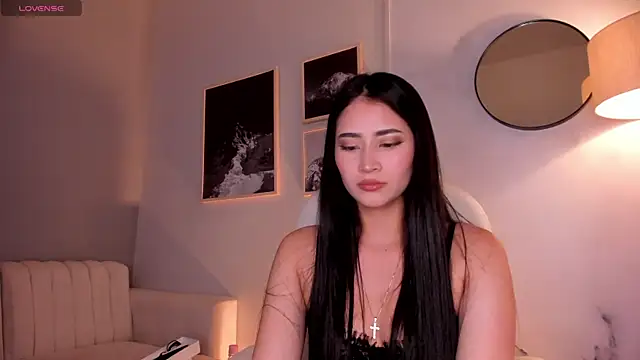 Snapshot of lara_madisson chatting on 06/04/26, 05:01 lara madisson online show from 06/04/26, 05:01