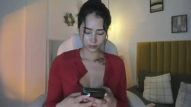 Snapshot of lara_madisson chatting on 04/29/26, 08:18 lara madisson online show from 04/29/26, 08:18