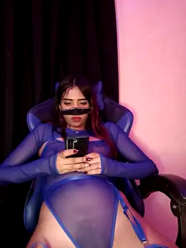 ---sophia--- online show from 11/04/25, 06:06