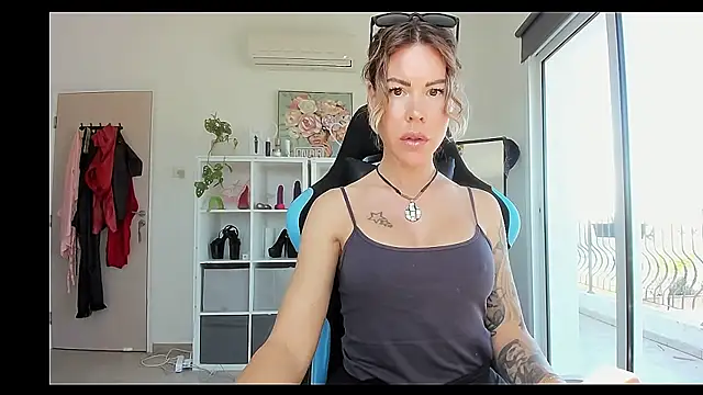 Lara Bergmann online show from 02/24/26, 10:38