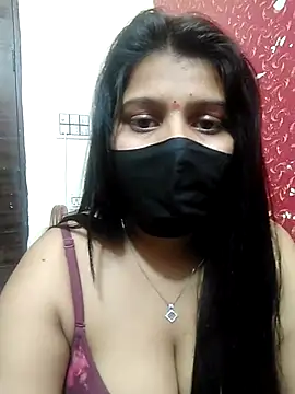 Snapshot of Hotty-simran chatting on 03/03/25, 11:00 Hotty-simran online show from 03/03/25, 11:00