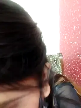 Snapshot of Hotty-simran chatting on 03/11/25, 07:35 Hotty-simran online show from 03/11/25, 07:35