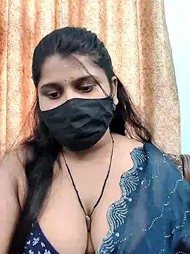 Snapshot of Hotty-simran chatting on 09/11/25, 04:23 Hotty-simran online show from 09/11/25, 04:23