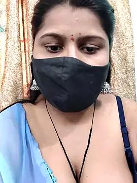 Snapshot of Hotty-simran chatting on 10/15/25, 04:44 Hotty-simran online show from 10/15/25, 04:44