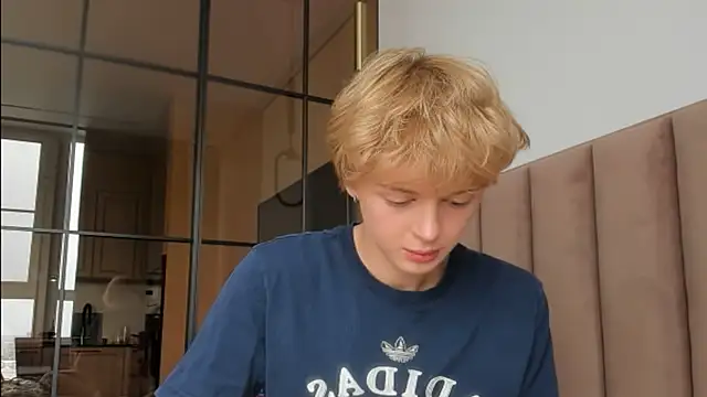 agelandreww online show from 04/18/26, 11:23