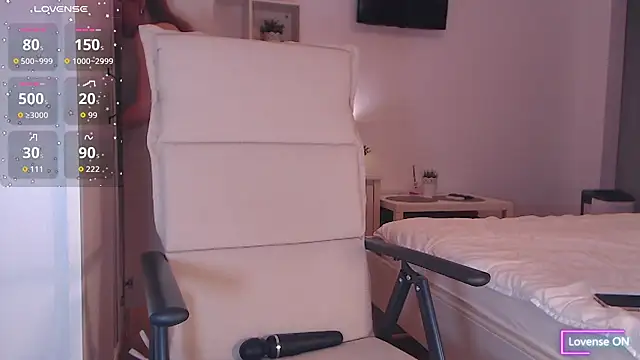 AdeleLovely online show from 12/03/25, 06:14