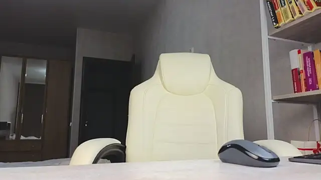 Marietta Castro online show from 03/25/26, 04:06