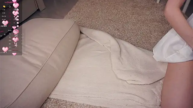 Snapshot of OnaZiroge chatting on 03/19/25, 12:23 OnaZiroge online show from 03/19/25, 12:23