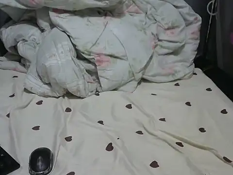 Snapshot of Sexy_baby004 chatting on 12/15/25, 01:22 Sexy baby004 online show from 12/15/25, 01:22