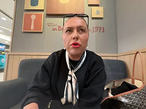 Arabellalee23 online show from 01/13/26, 04:44